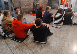 Prelekcja pracownika w muzeum