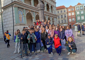 Spotkanie z przewodnikiem pod katedrą gnieźnieńską
