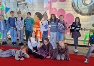 Uczniowie klasy 3c w teatrze Arlekin