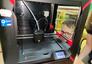 Uczniowie kl. 2c drukują sowę drukarką 3D_01