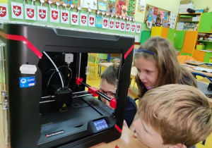 Uczniowie kl. 2c drukują sowę drukarką 3D_02