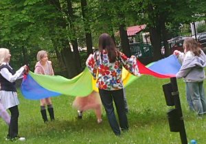 Zabawa chustą animacyjną