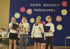 Występ artystyczny uczniów z okazji Dnia Edukacji Narodowej