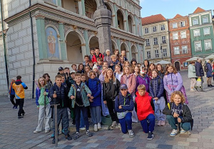 Spotkanie z przewodnikiem pod katedrą gnieźnieńską
