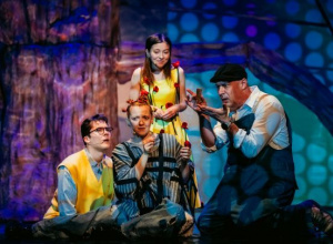 Aktorzy występują w spektaklu pt. Tajemniczy ogród