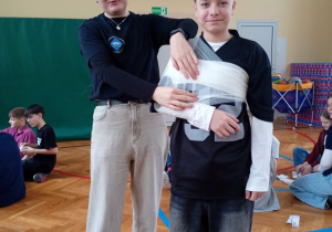 Pokaz prawidłowego bandażowania