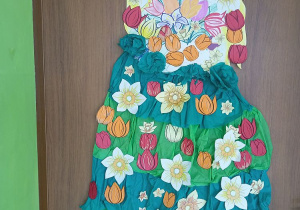 Pani Wiosna wykonanan przez uczniów klasy pierwszej