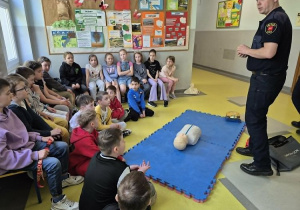 Zajęcia z pierwszej pomocy ze Strażą Miejską – klasa 2B