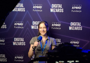 Natalka B. przemawia podczas Ogólnopolskiego Konkursu Digital Wizards